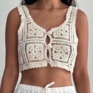 Julia by love j Off White Crochet Knit Button Down Crop Top/Vest Large